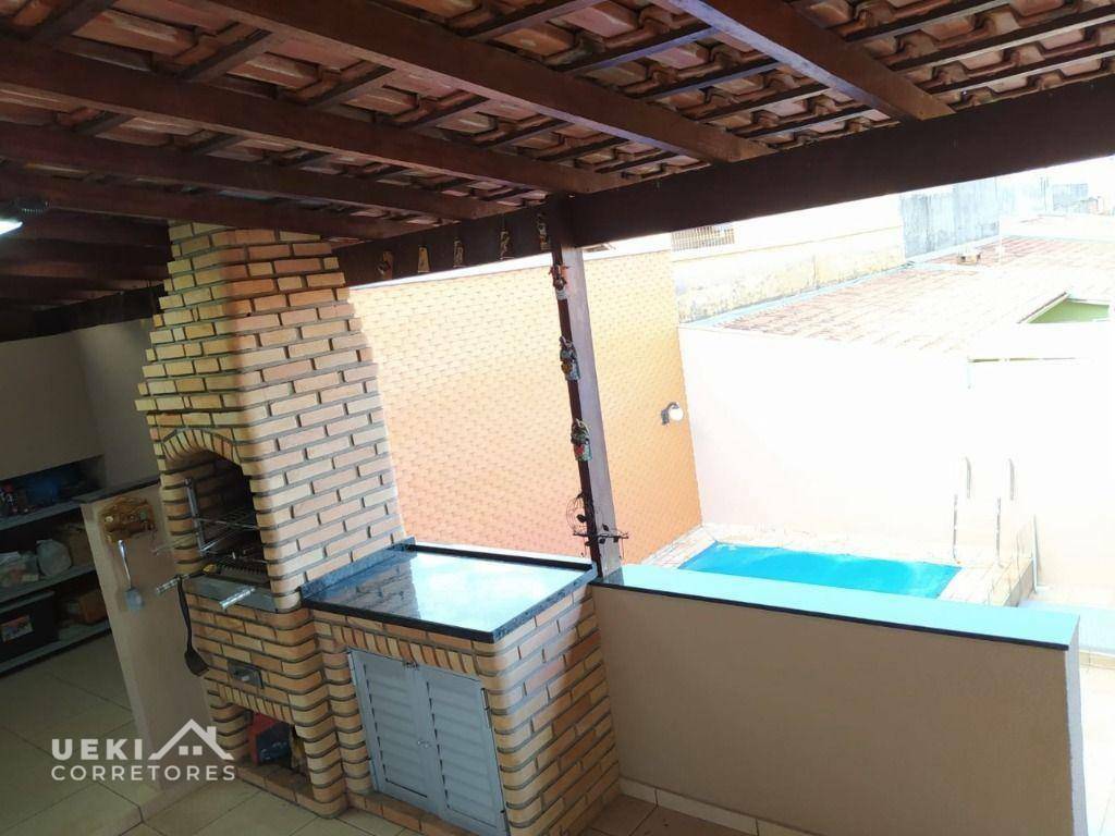 Casa à venda com 3 quartos, 150m² - Foto 1