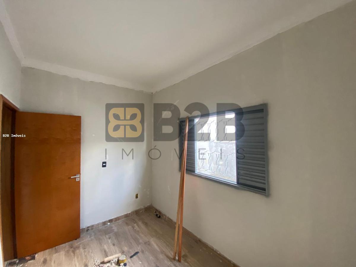 Casa à venda com 2 quartos, 115m² - Foto 14