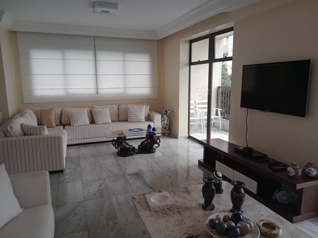 Apartamento à venda com 4 quartos, 230m² - Foto 3