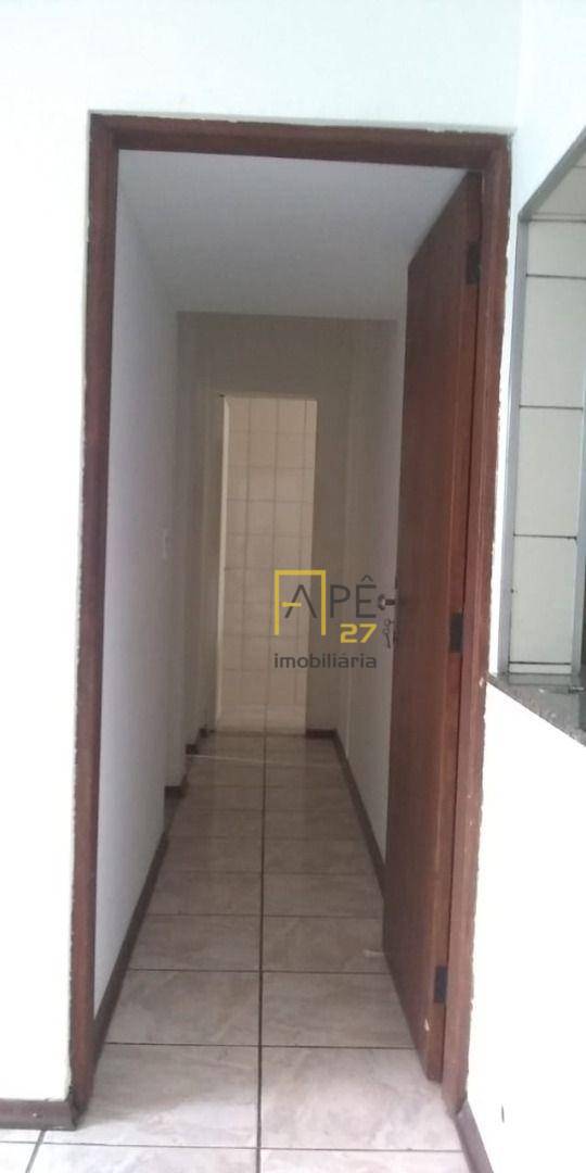 Apartamento para alugar com 2 quartos, 64m² - Foto 12