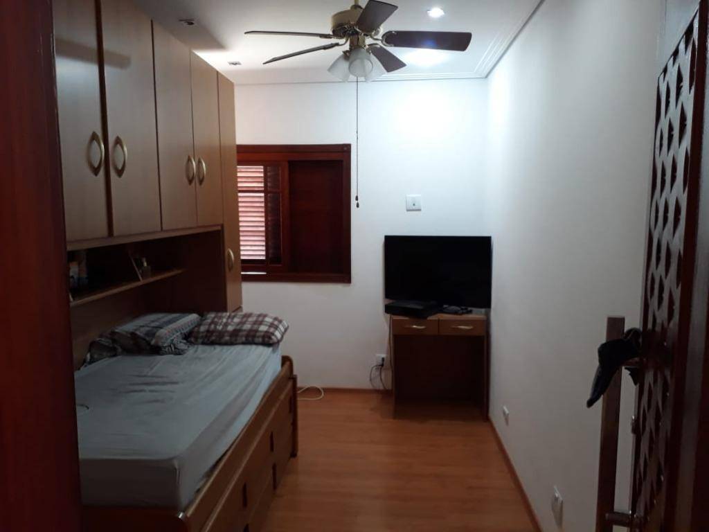 Casa à venda com 3 quartos, 300m² - Foto 26