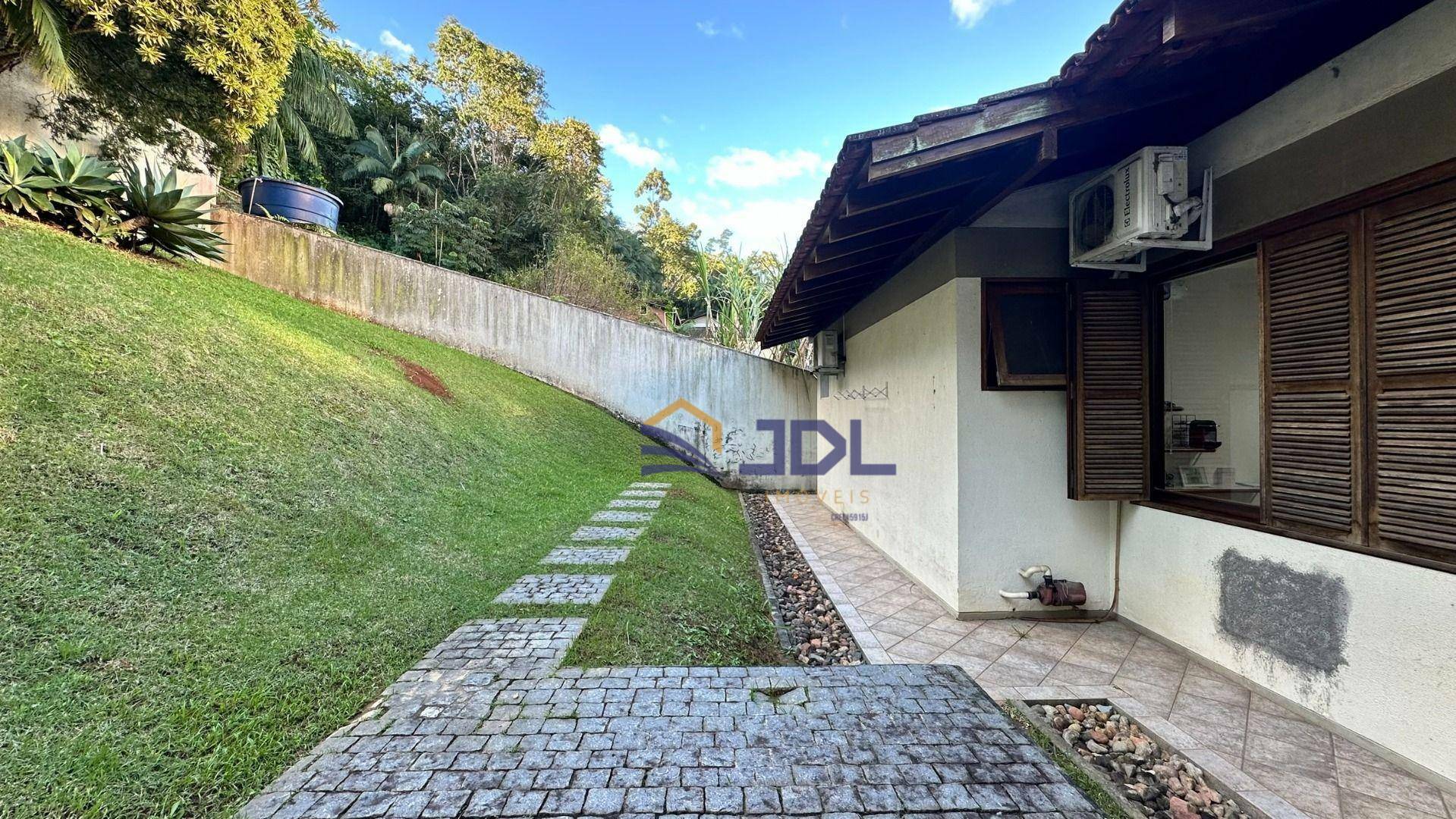 Casa à venda com 3 quartos, 350m² - Foto 9