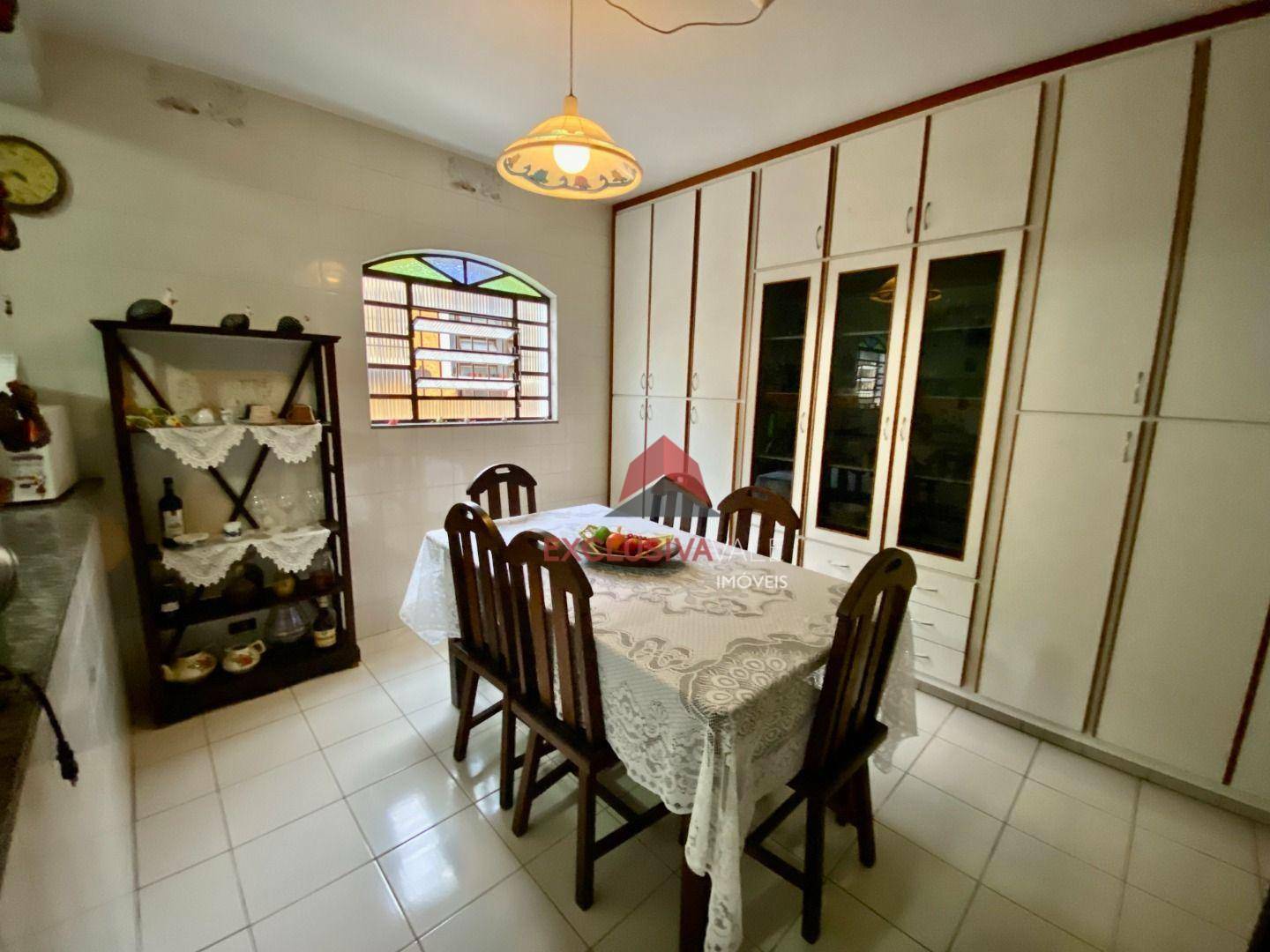 Casa à venda com 4 quartos, 326m² - Foto 9