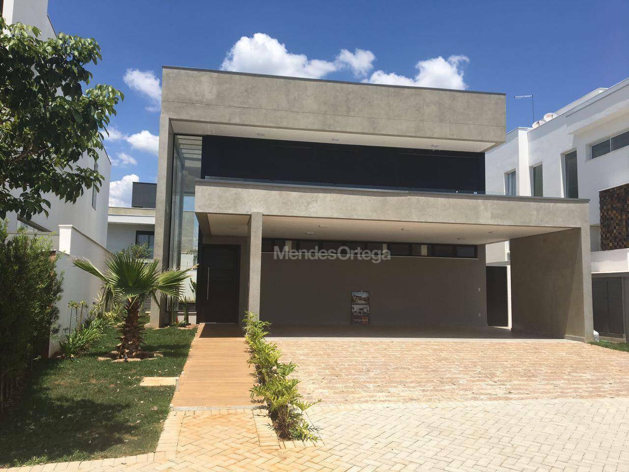 Casa de Condomínio à venda e aluguel com 4 quartos, 335m² - Foto 1