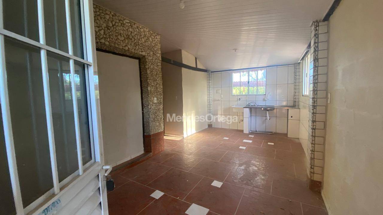Casa para alugar com 2 quartos, 80m² - Foto 5