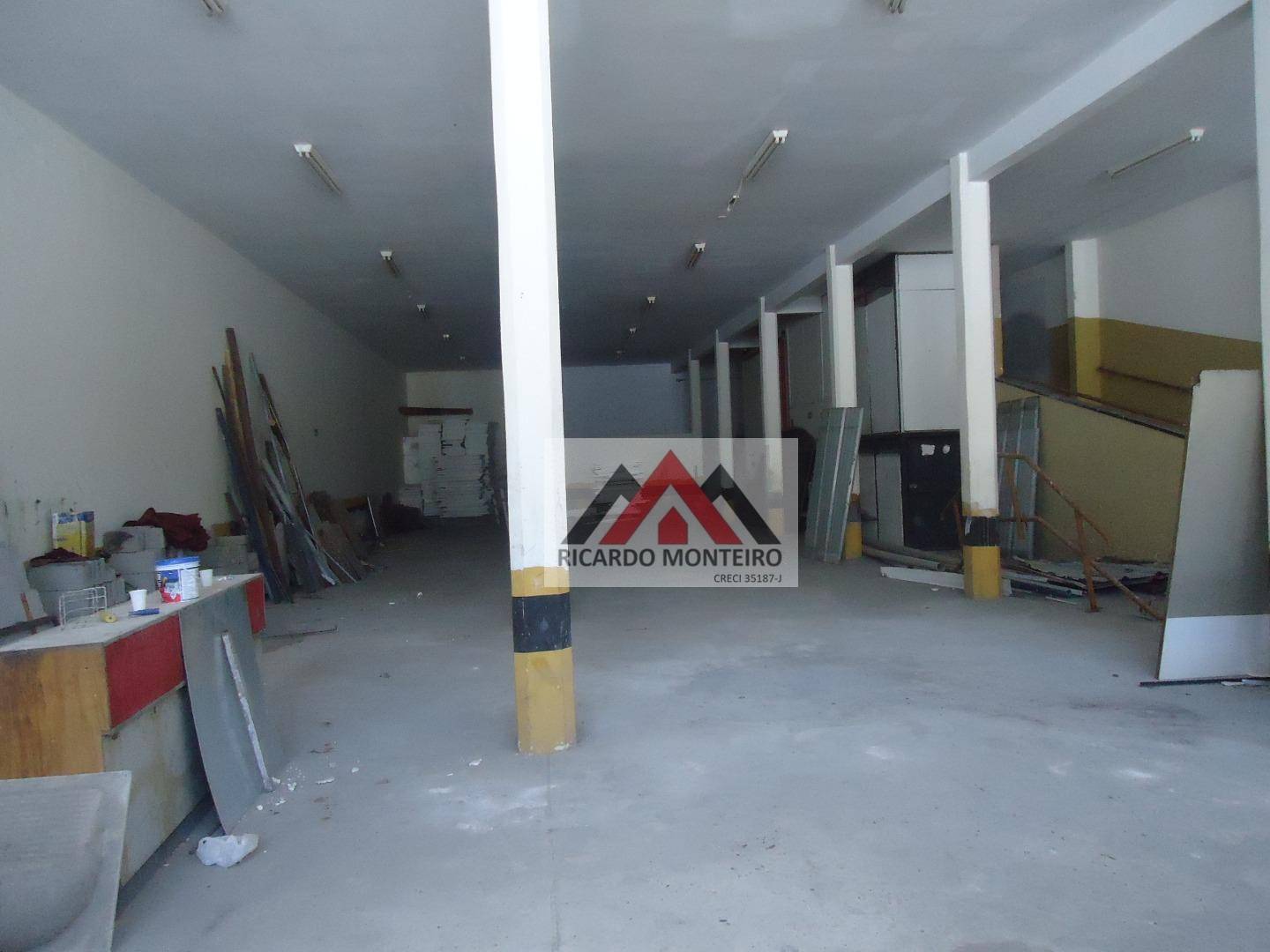 Depósito-Galpão-Armazém para alugar, 750m² - Foto 1