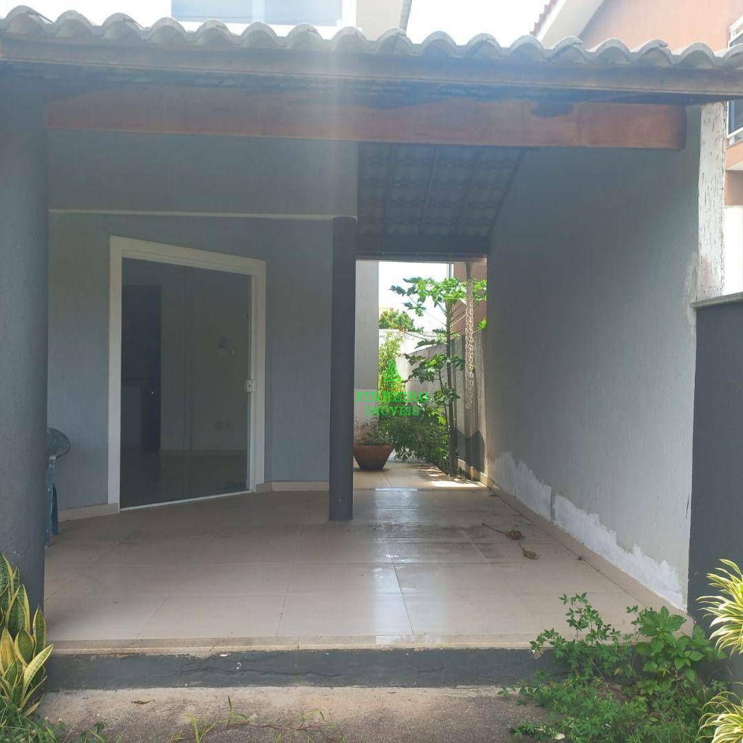 Casa à venda com 3 quartos, 100m² - Foto 1