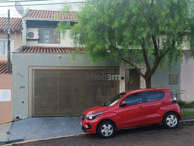 Casa à venda com 3 quartos, 171m² - Foto 1