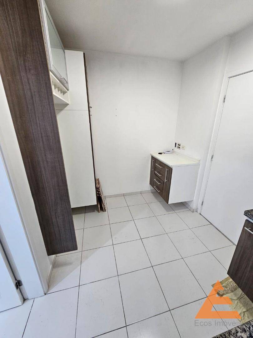 Apartamento à venda com 3 quartos, 82m² - Foto 2