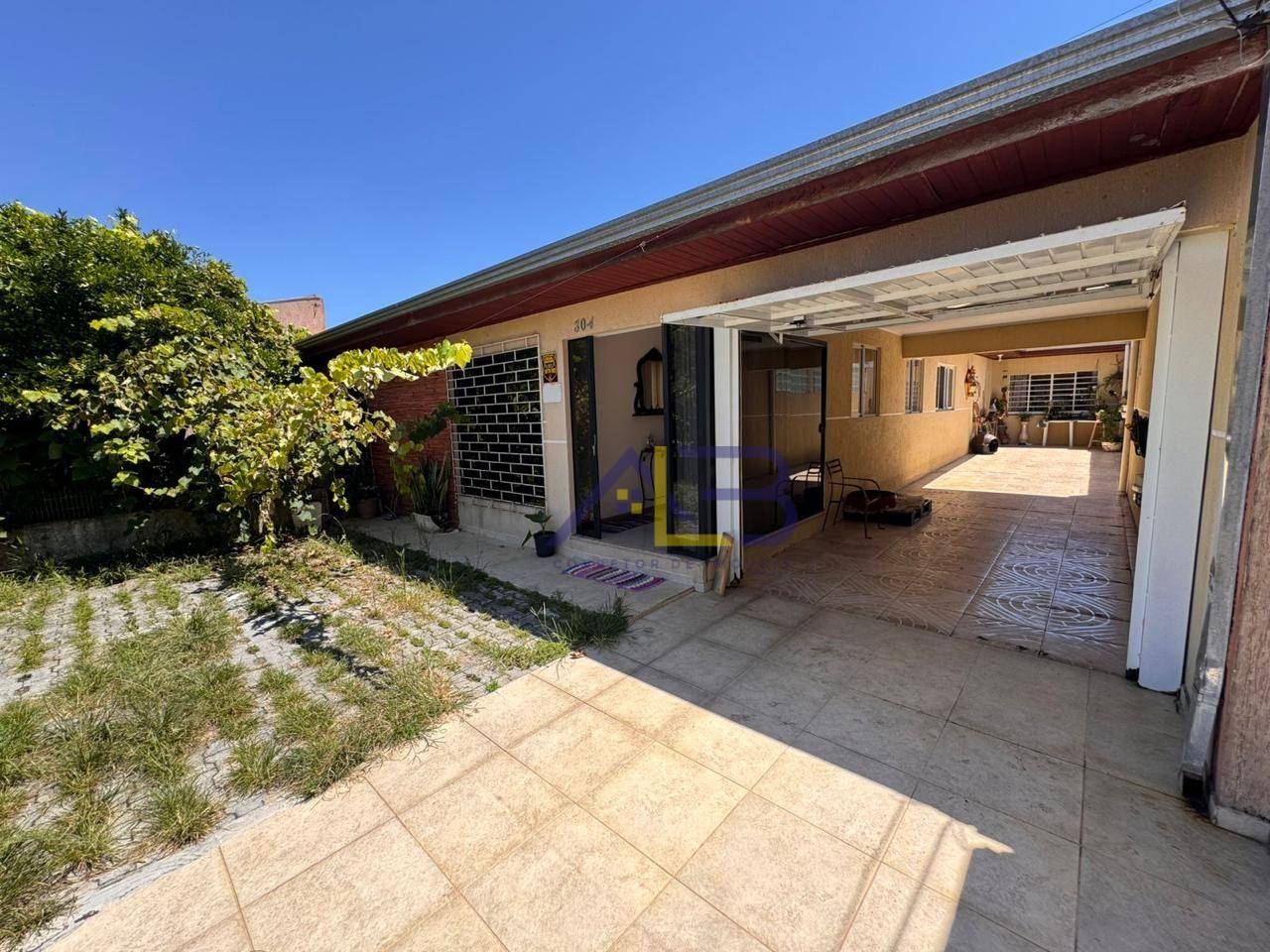 Casa, 4 quartos, 200 m² - Foto 1