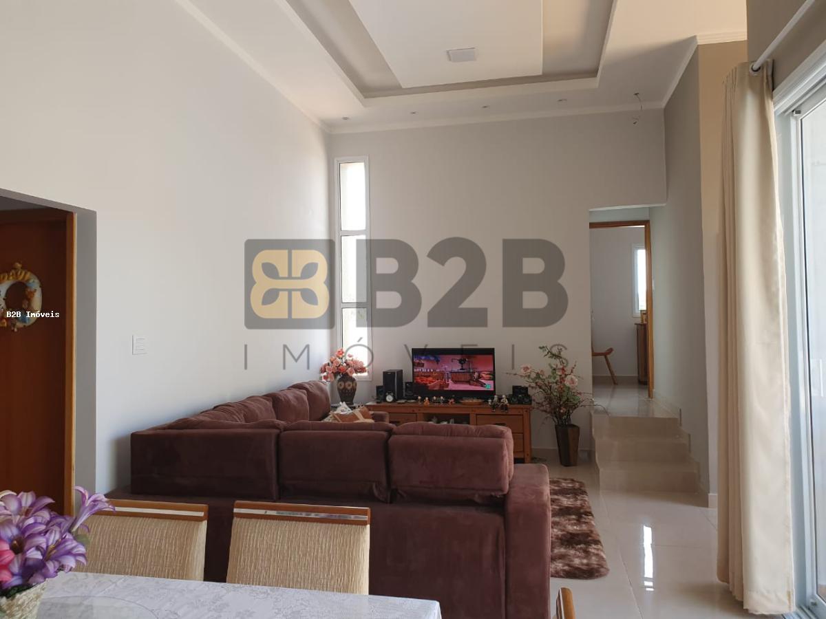 Casa à venda com 3 quartos, 335m² - Foto 3