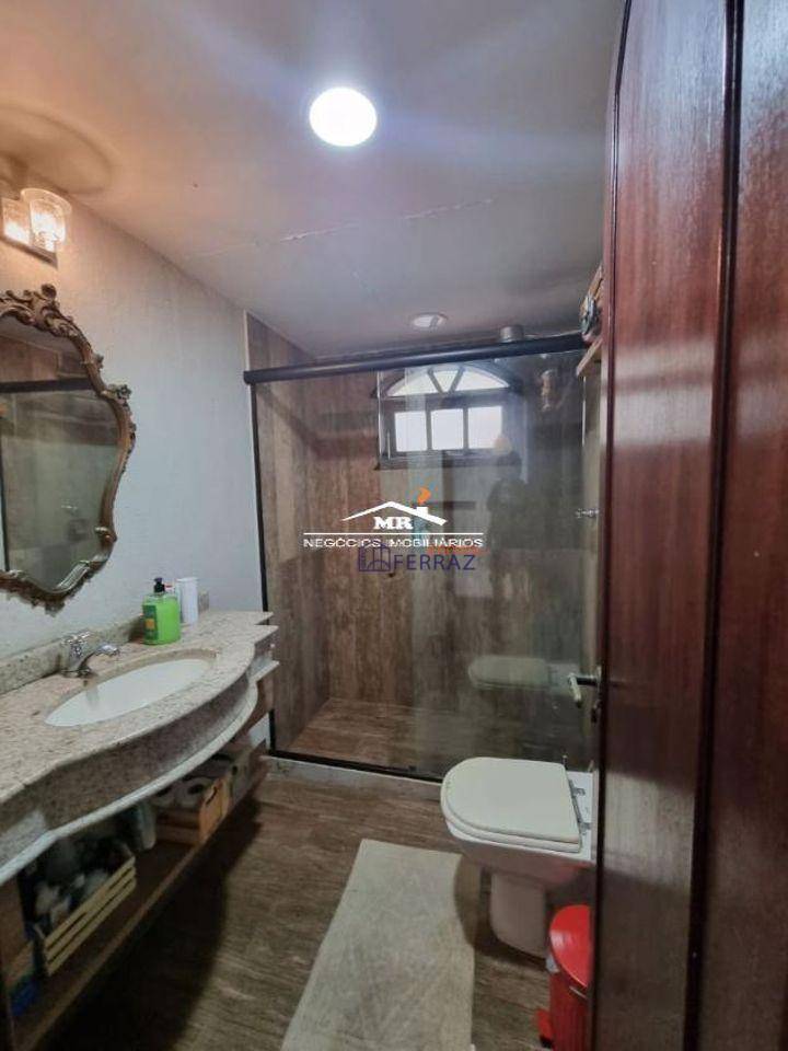 Casa à venda com 5 quartos, 226m² - Foto 15