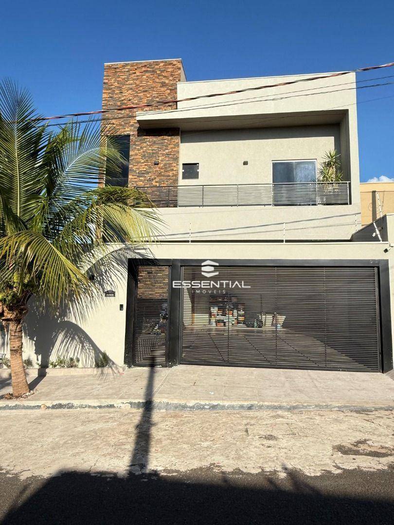 Sobrado, 3 quartos, 180 m² - Foto 1