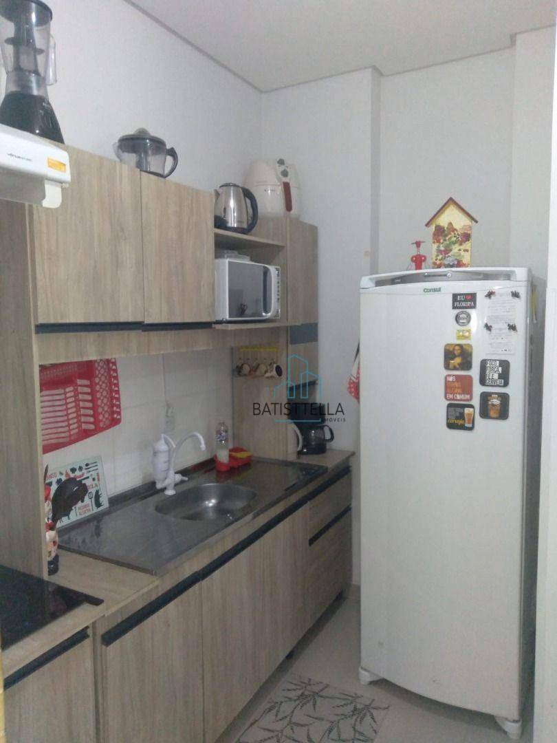 Apartamento à venda com 2 quartos, 75m² - Foto 33