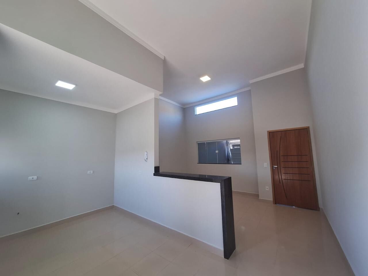 Casa à venda com 2 quartos, 105m² - Foto 2