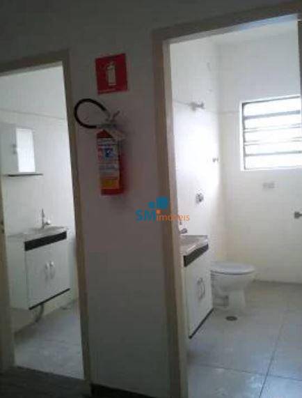 Casa para alugar com 2 quartos, 200m² - Foto 8