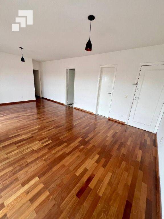 Apartamento para alugar com 4 quartos, 140m² - Foto 3