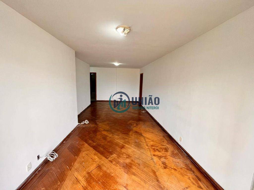 Apartamento à venda com 3 quartos, 115m² - Foto 3