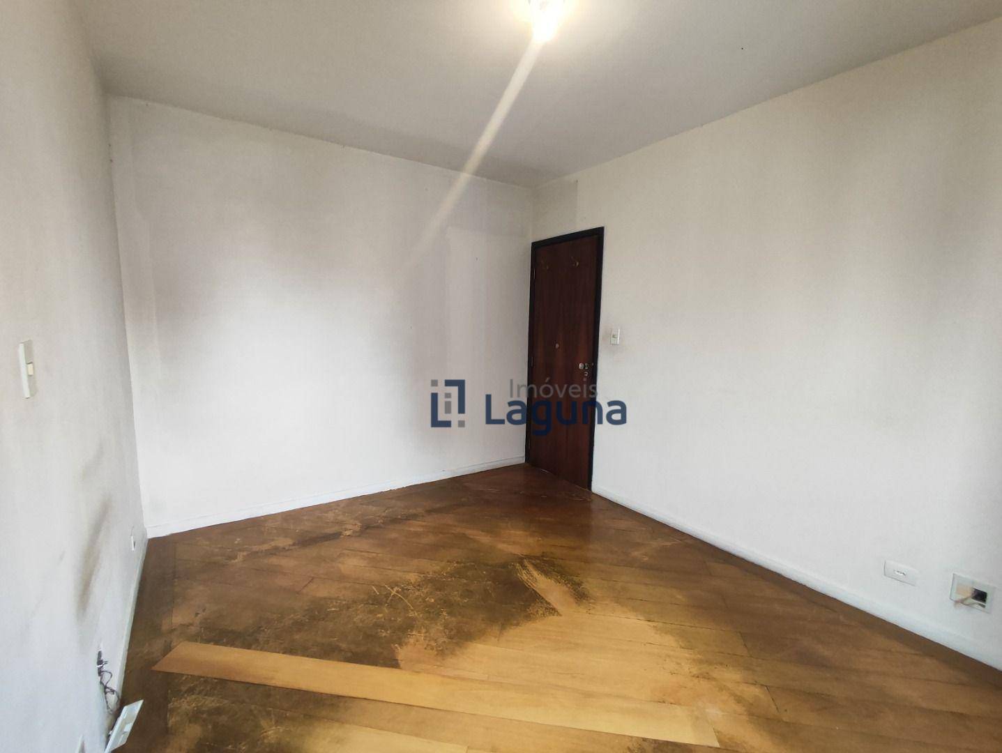 Apartamento à venda com 2 quartos, 95m² - Foto 11