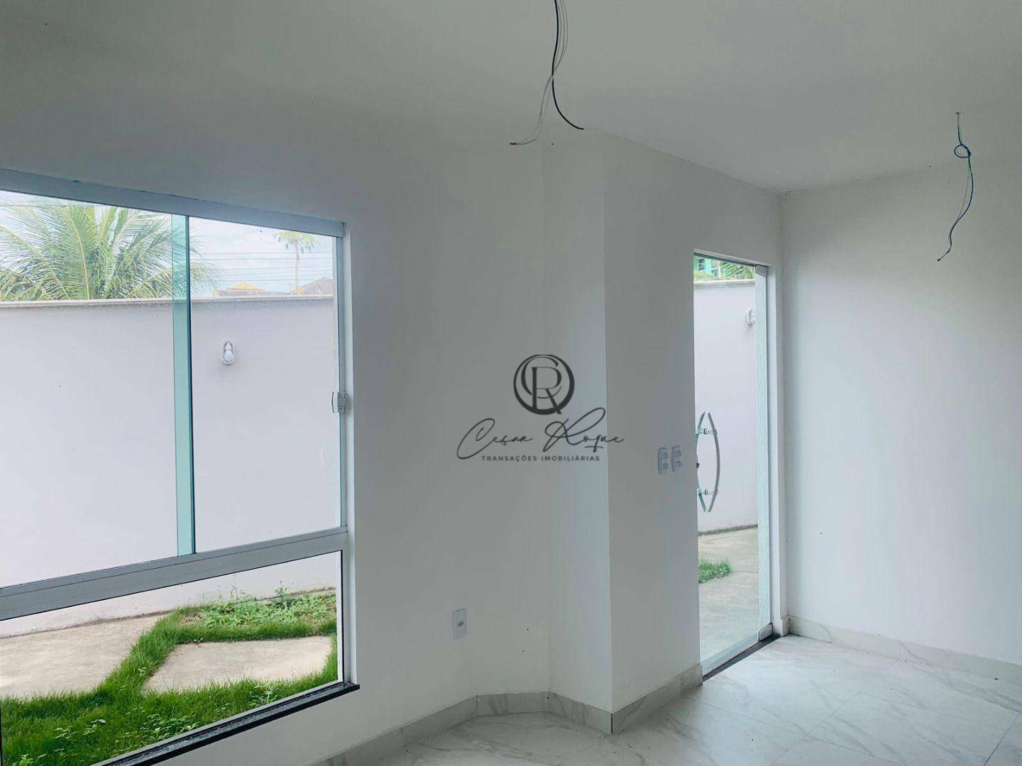 Casa à venda com 3 quartos, 115m² - Foto 1