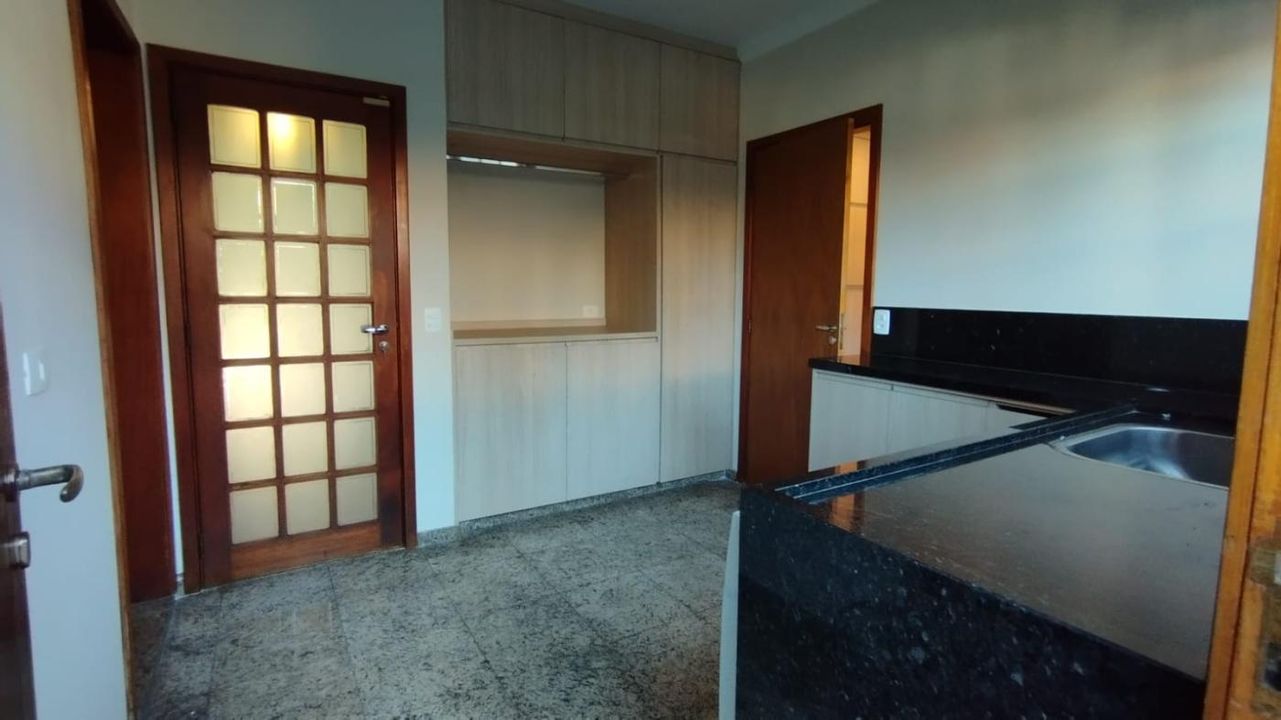 Casa de Condomínio para alugar com 4 quartos, 400m² - Foto 12