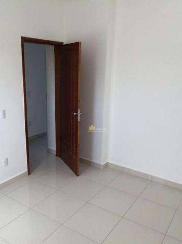 Apartamento à venda com 2 quartos, 64m² - Foto 2