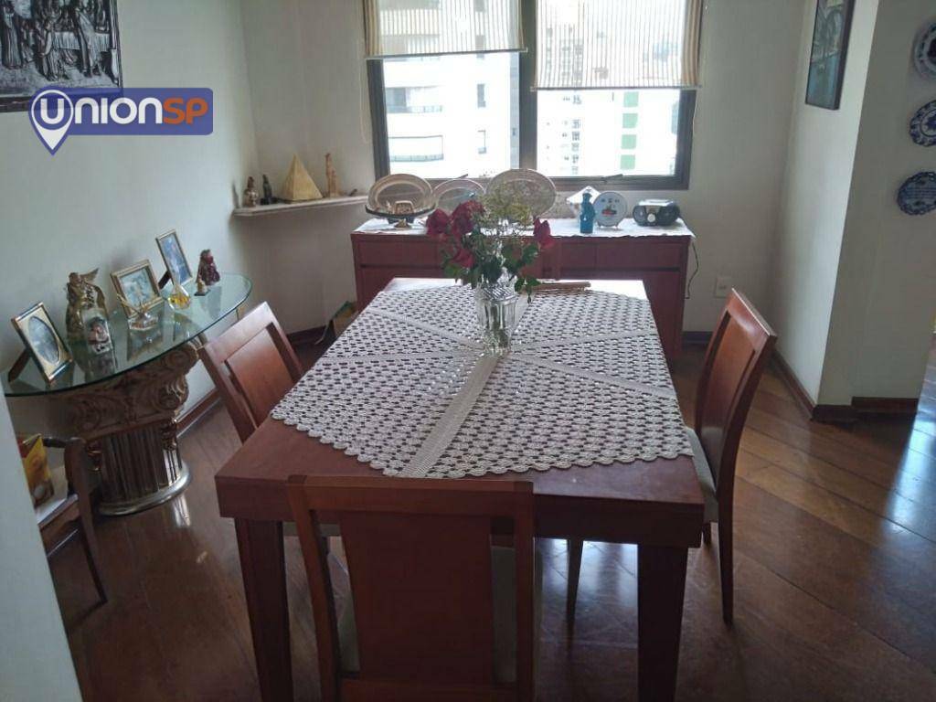 Apartamento à venda com 3 quartos, 159m² - Foto 11