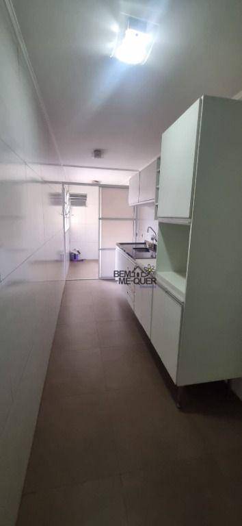 Apartamento para alugar com 3 quartos, 79m² - Foto 11