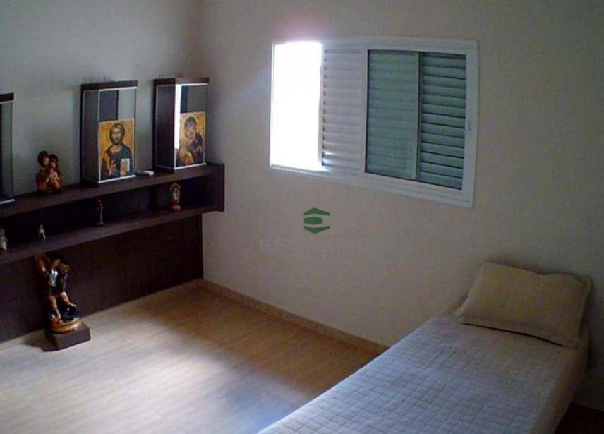 Casa de Condomínio à venda com 3 quartos, 350m² - Foto 4