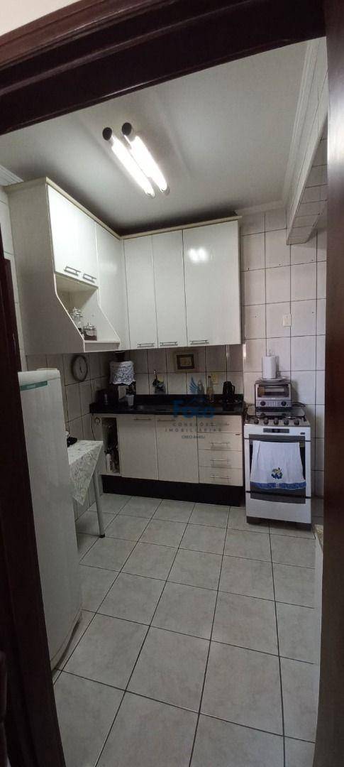 Apartamento à venda com 3 quartos, 97m² - Foto 3