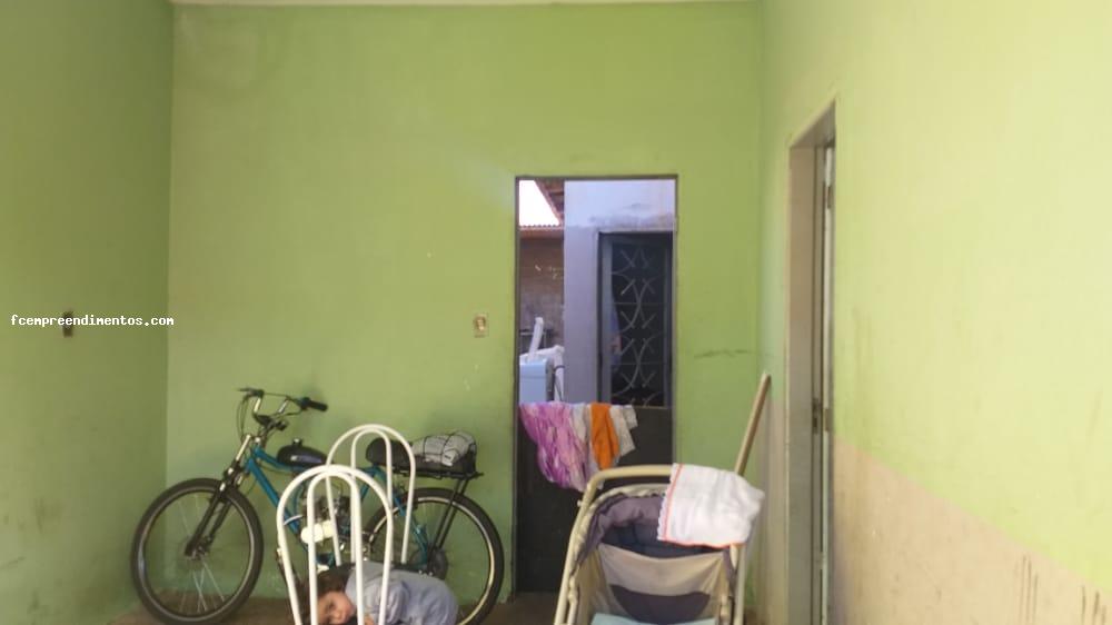 Casa à venda com 2 quartos, 140m² - Foto 3