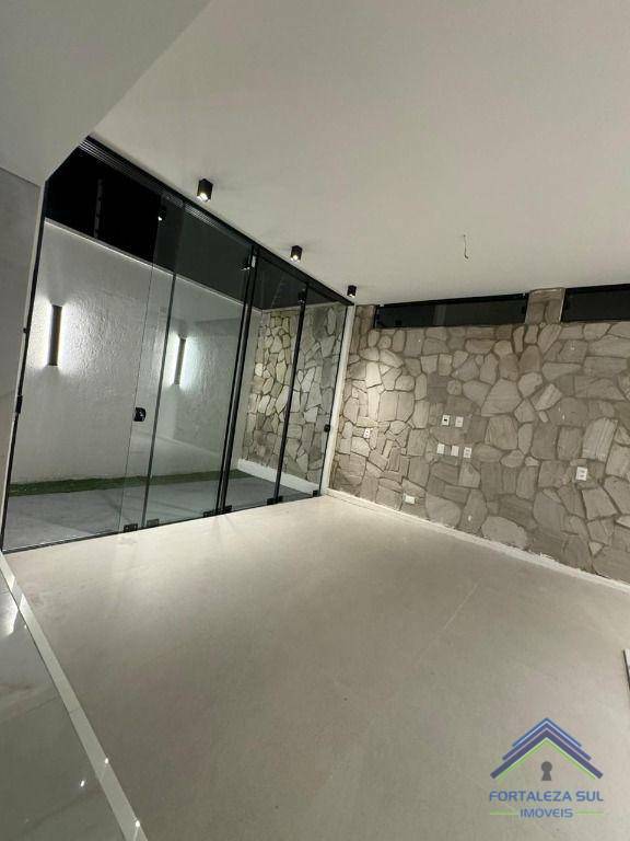 Casa à venda com 4 quartos, 251m² - Foto 13