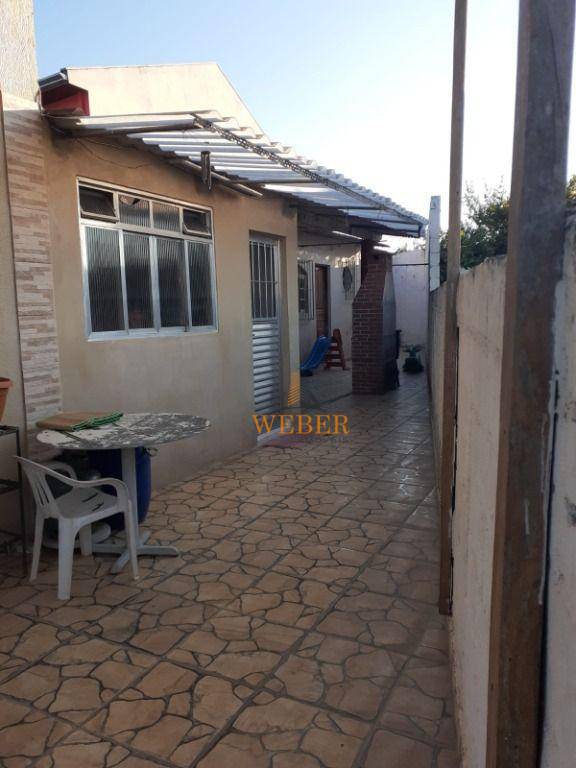 Casa à venda com 4 quartos, 190m² - Foto 2