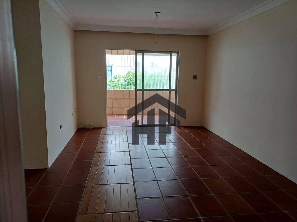 Apartamento à venda com 3 quartos, 119m² - Foto 2