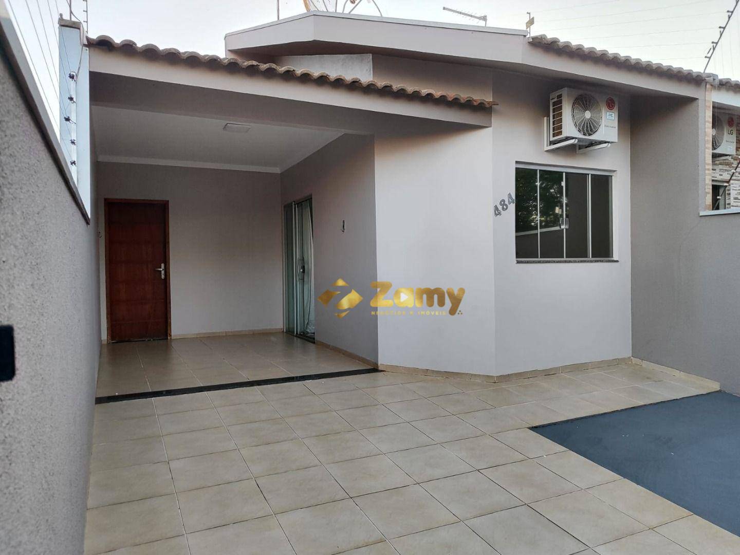 Casa à venda com 3 quartos, 120m² - Foto 1