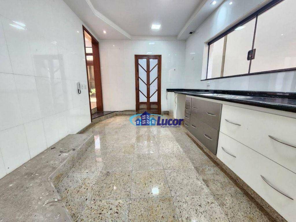 Sobrado à venda com 3 quartos, 354m² - Foto 9