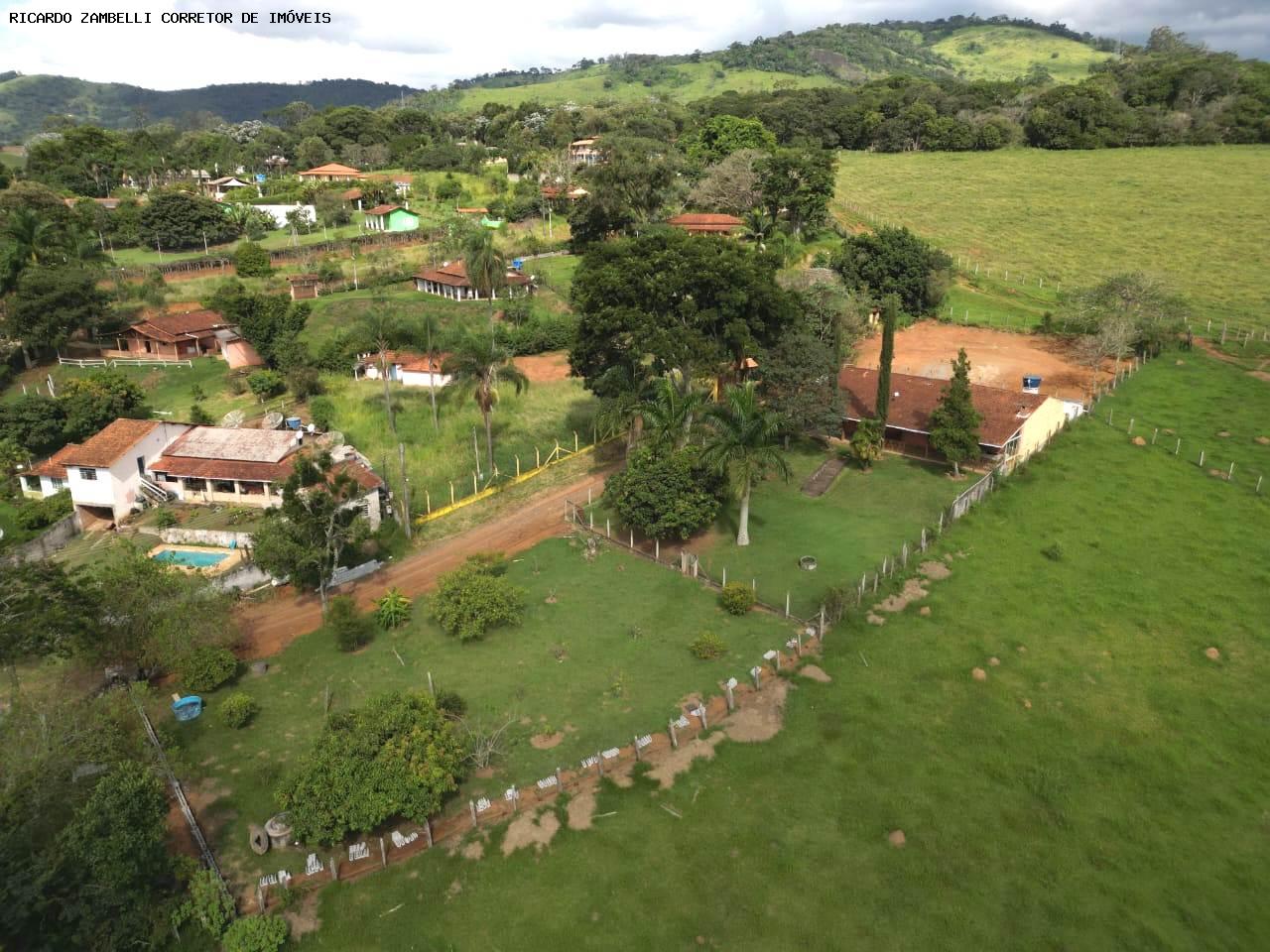 Fazenda à venda com 3 quartos, 1500m² - Foto 1