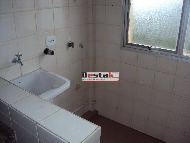 Apartamento à venda com 2 quartos, 60m² - Foto 3