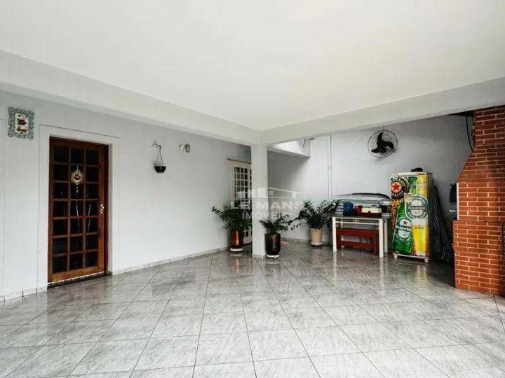 Casa à venda e aluguel com 3 quartos, 173m² - Foto 1