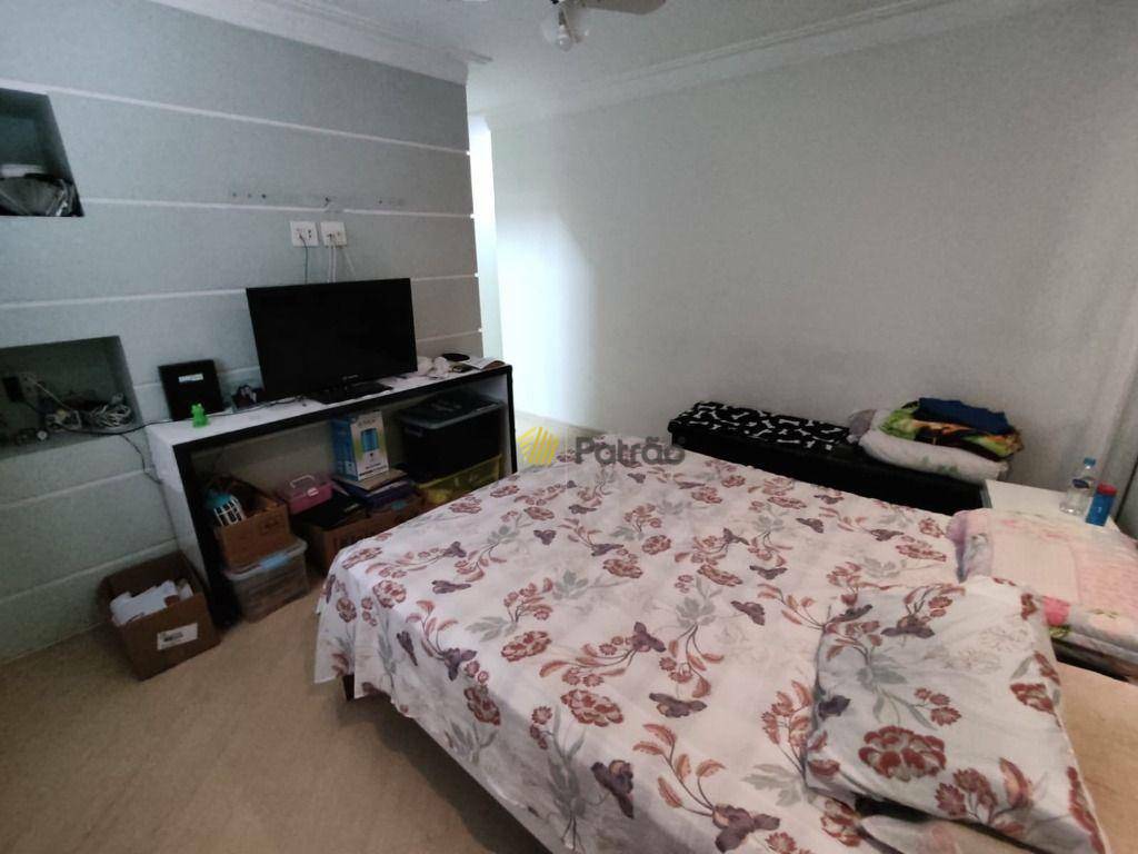 Sobrado à venda com 3 quartos, 318m² - Foto 23