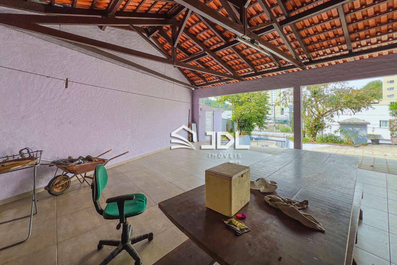 Casa à venda com 4 quartos, 235m² - Foto 12