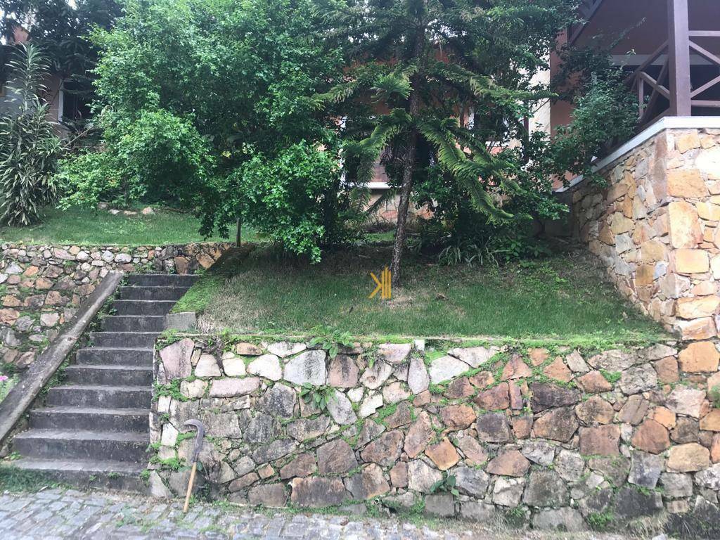 Casa à venda com 6 quartos, 300m² - Foto 3