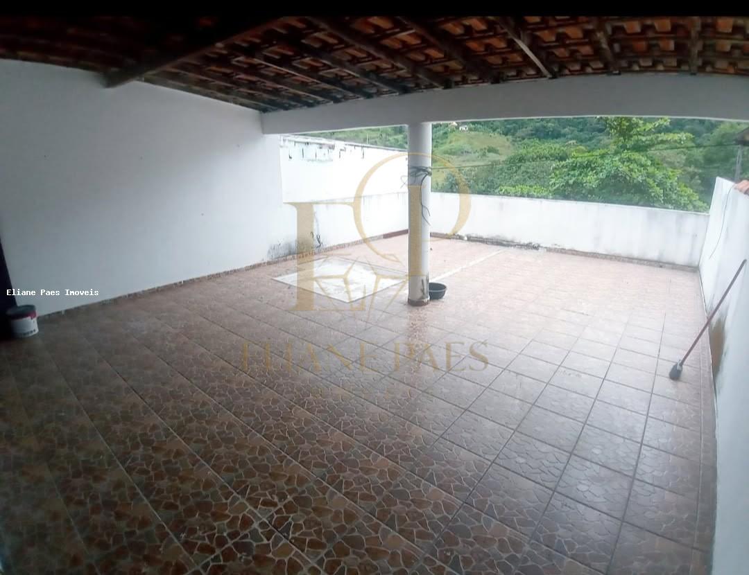 Casa à venda com 3 quartos, 300m² - Foto 1