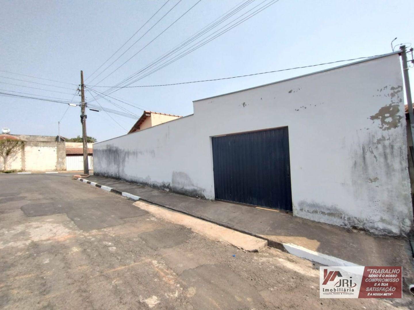 Casa à venda com 2 quartos, 250M2 - Foto 1