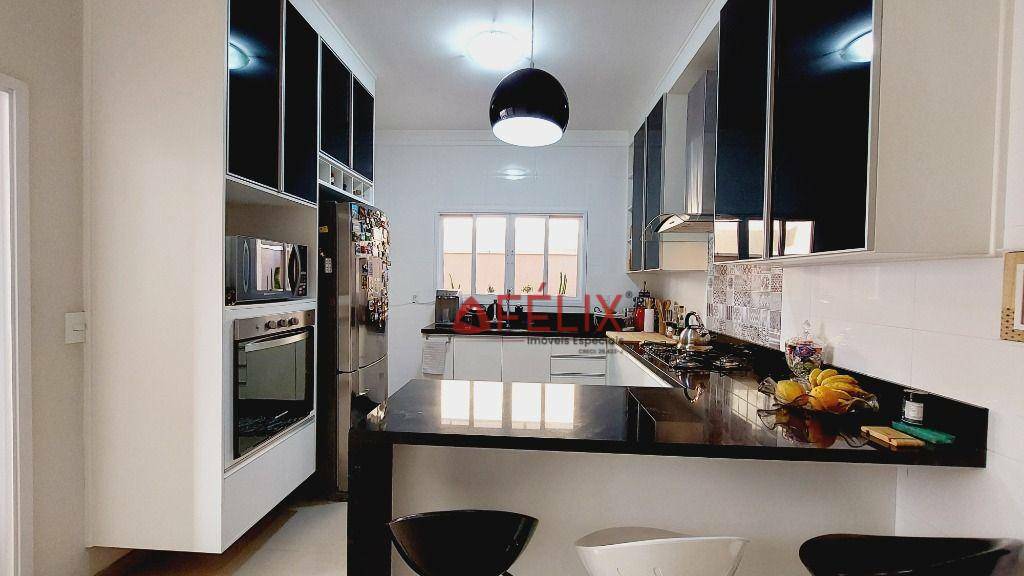 Sobrado à venda com 4 quartos, 270m² - Foto 6