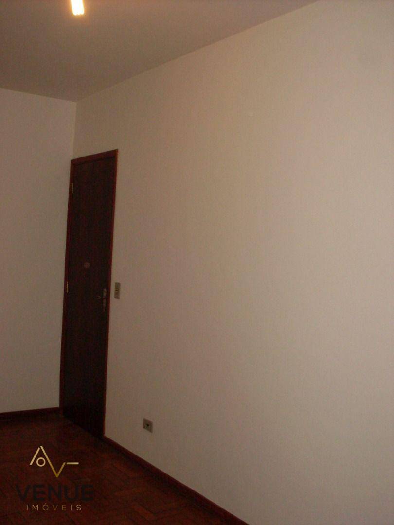 Sobrado à venda com 4 quartos, 220m² - Foto 2