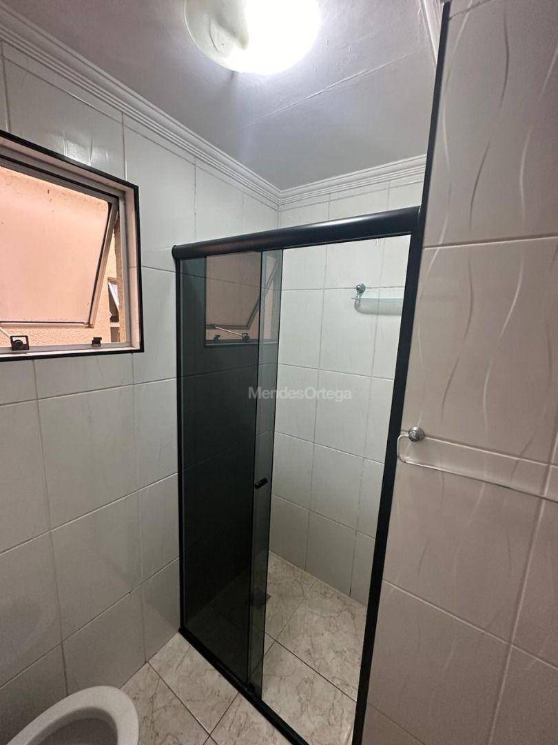 Apartamento para alugar com 2 quartos, 75m² - Foto 14