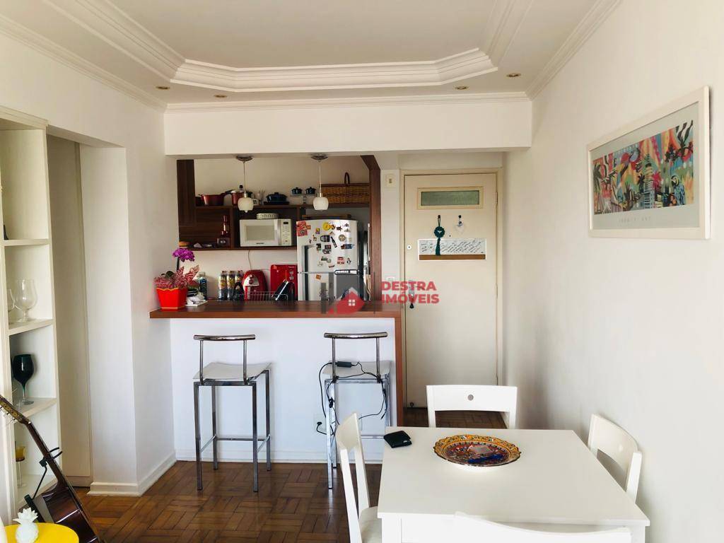 Apartamento à venda com 1 quarto, 45m² - Foto 10