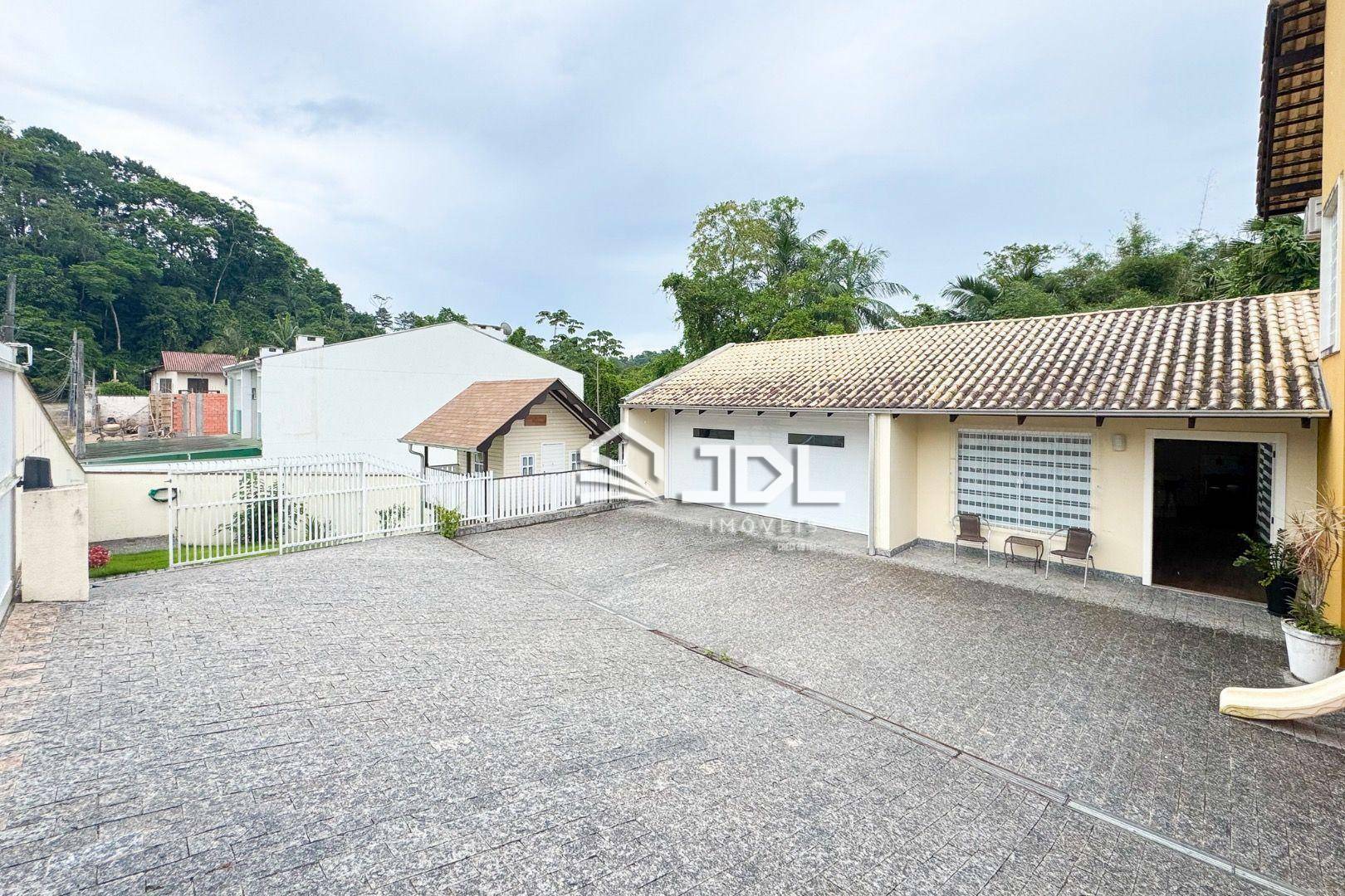 Casa à venda com 3 quartos, 500m² - Foto 5