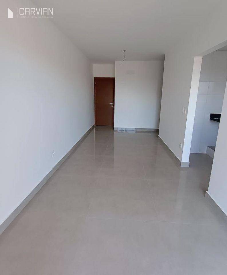 Apartamento à venda com 2 quartos, 67m² - Foto 3